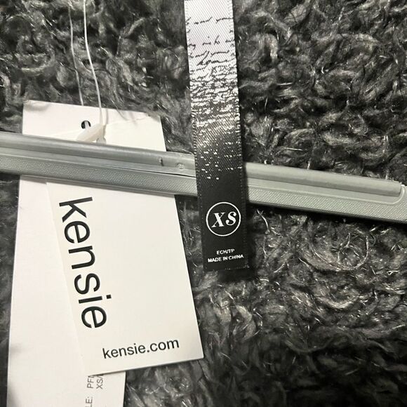 KENSIE | Gray Shaggy Waterfall Faux Fur Vest - Picture 8 of 9